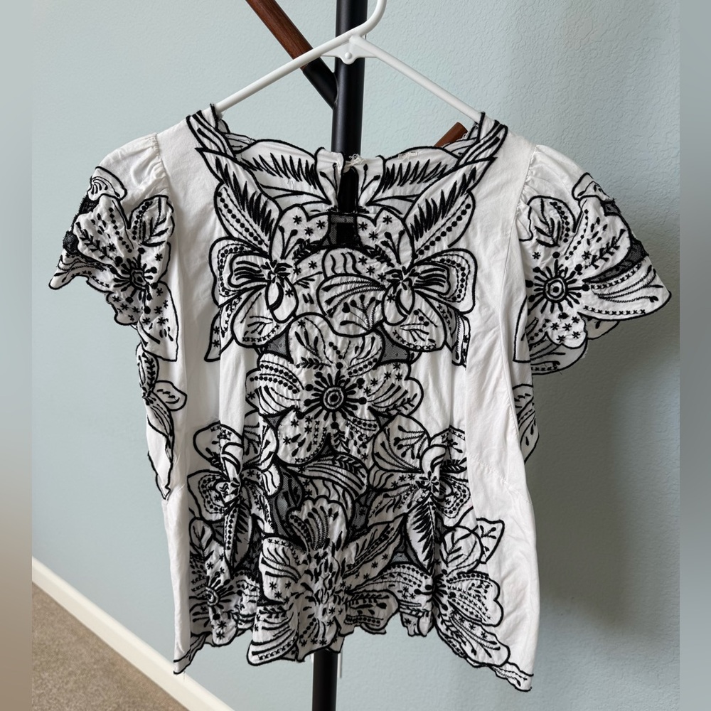 Zara floral top in size small (no tags)